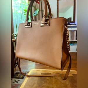 Like new Michael Kors bag in Acorn